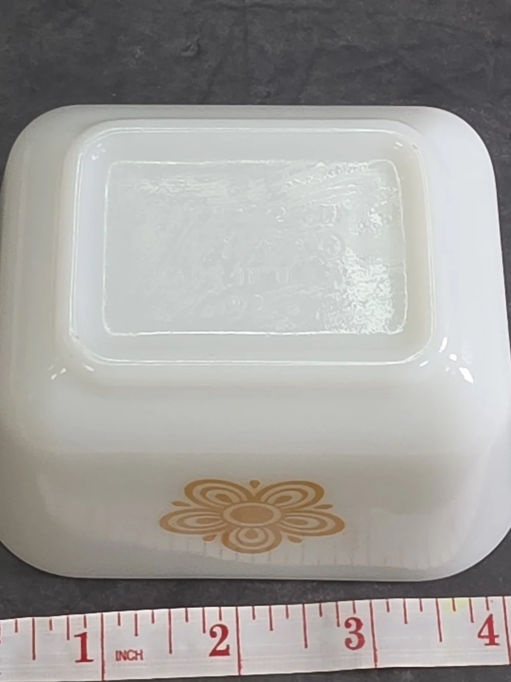PYREX Butterfly Gold Refrigerator Dish With Lid 501-B ~ Excellent Condition